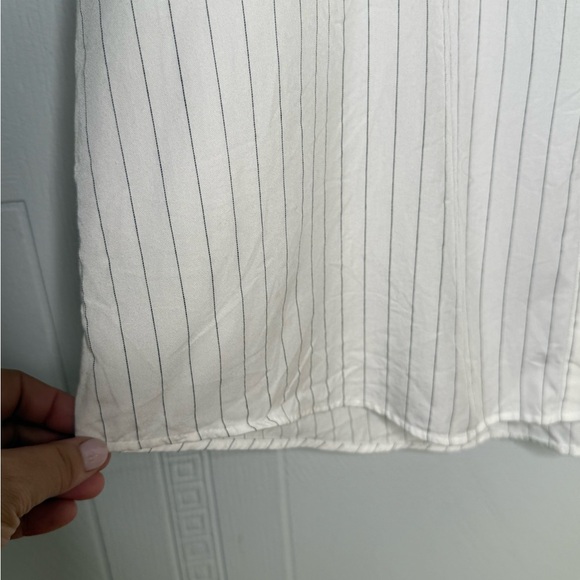 H&M Black/White Oversized Pinstripe Button-Down Shirt Wide Cuffs Size L EUC - Picture 5 of 12